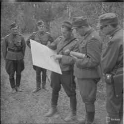 Illustration: Der planlægges. Hanko fronten. Foto: SA-Kuva